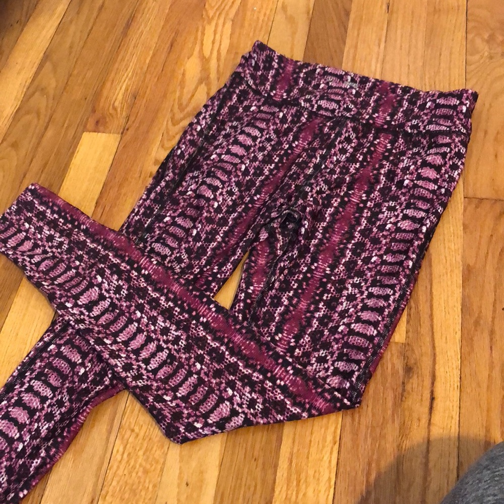 EUC Under Armor Leggings